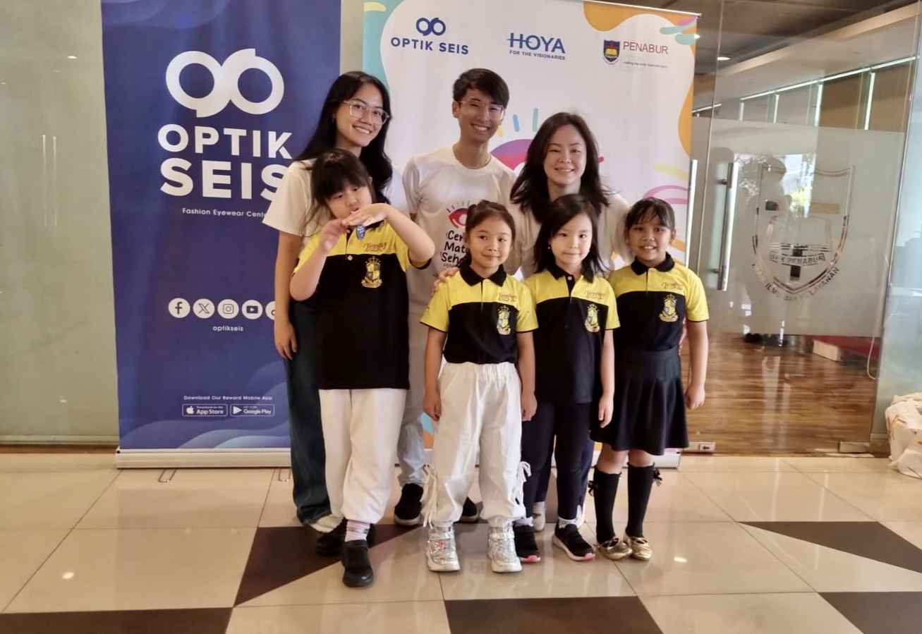 Optik Seis menggelar pemeriksaan mata gratis di SD BPK Penabur Jakarta - apakabar.co.id