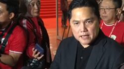 Ketua Umum PSSI, Erick Thohir mengapresiasi kinerja Timnas Indonesia saat menaklukkan Arab Saudi di GBK, Senayan, Jakarta, Selasa (19/11). Foto: apakabar.co.id/DF