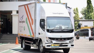 Fuso eCanter resmi beroperasi sebagai armada PT Yusen Logistics Indonesia - apakabar.co.id