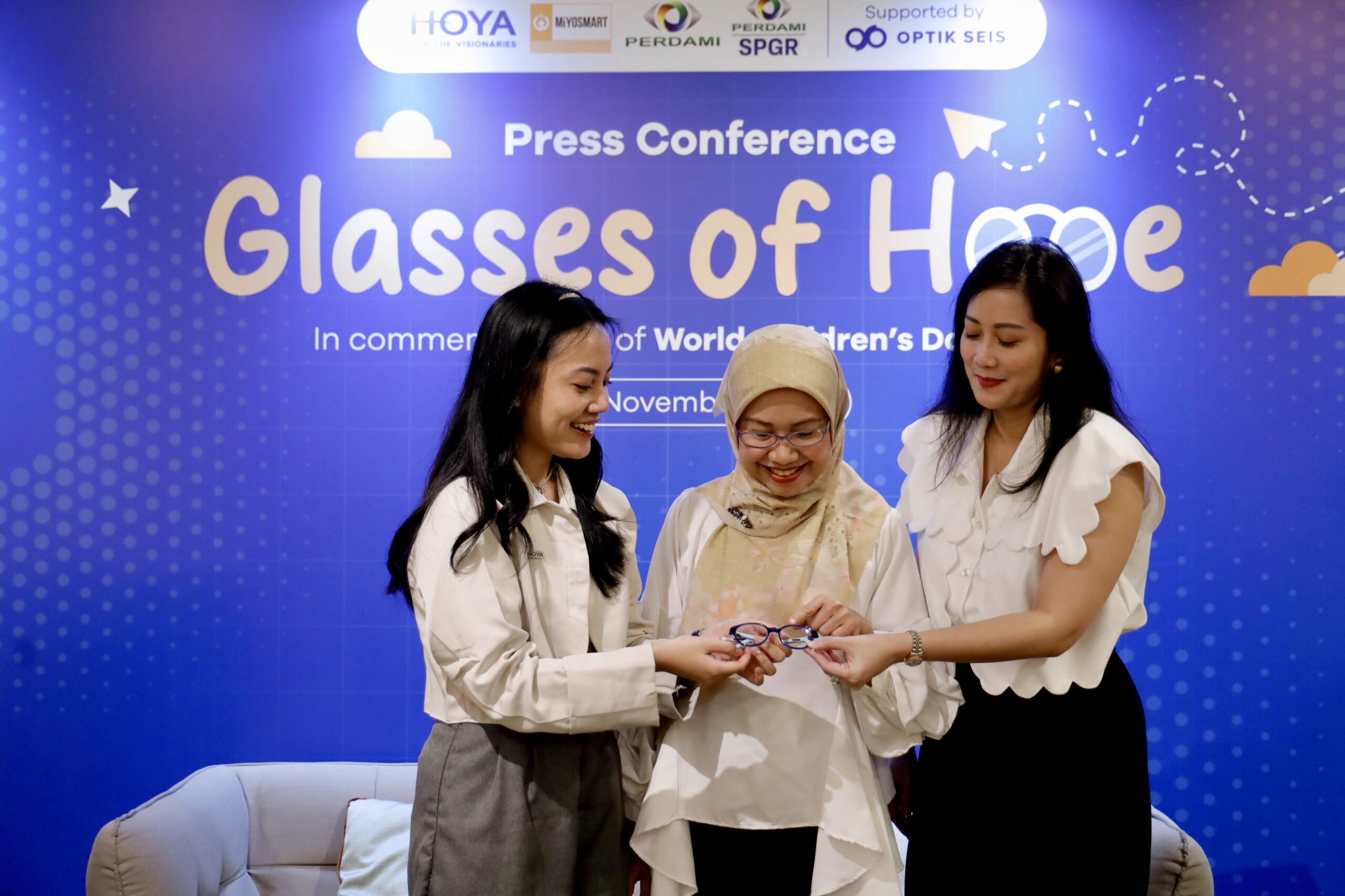 Hoya Indonesia luncurkan program Glasses of Hope untuk menurunkan miopia pada anak-anak - apakabar.co.id