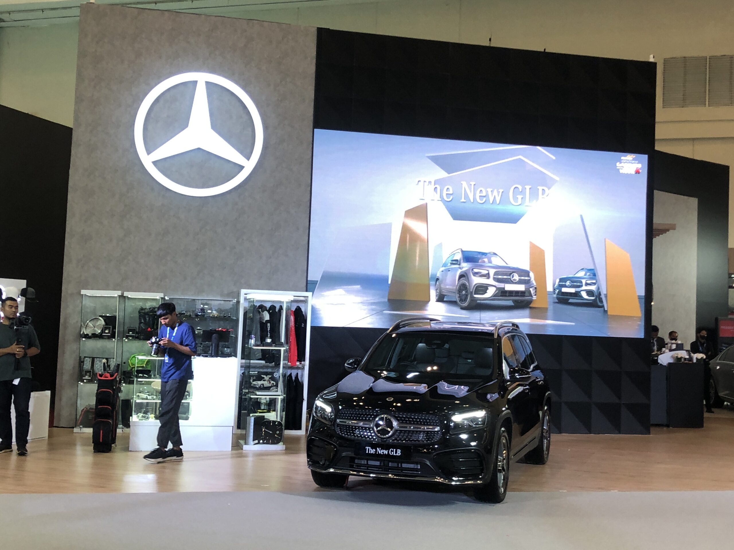 Mercedes-Benz The New GLB 200 AMG Line meluncur di GJAW 2024 - apakabar.co.id