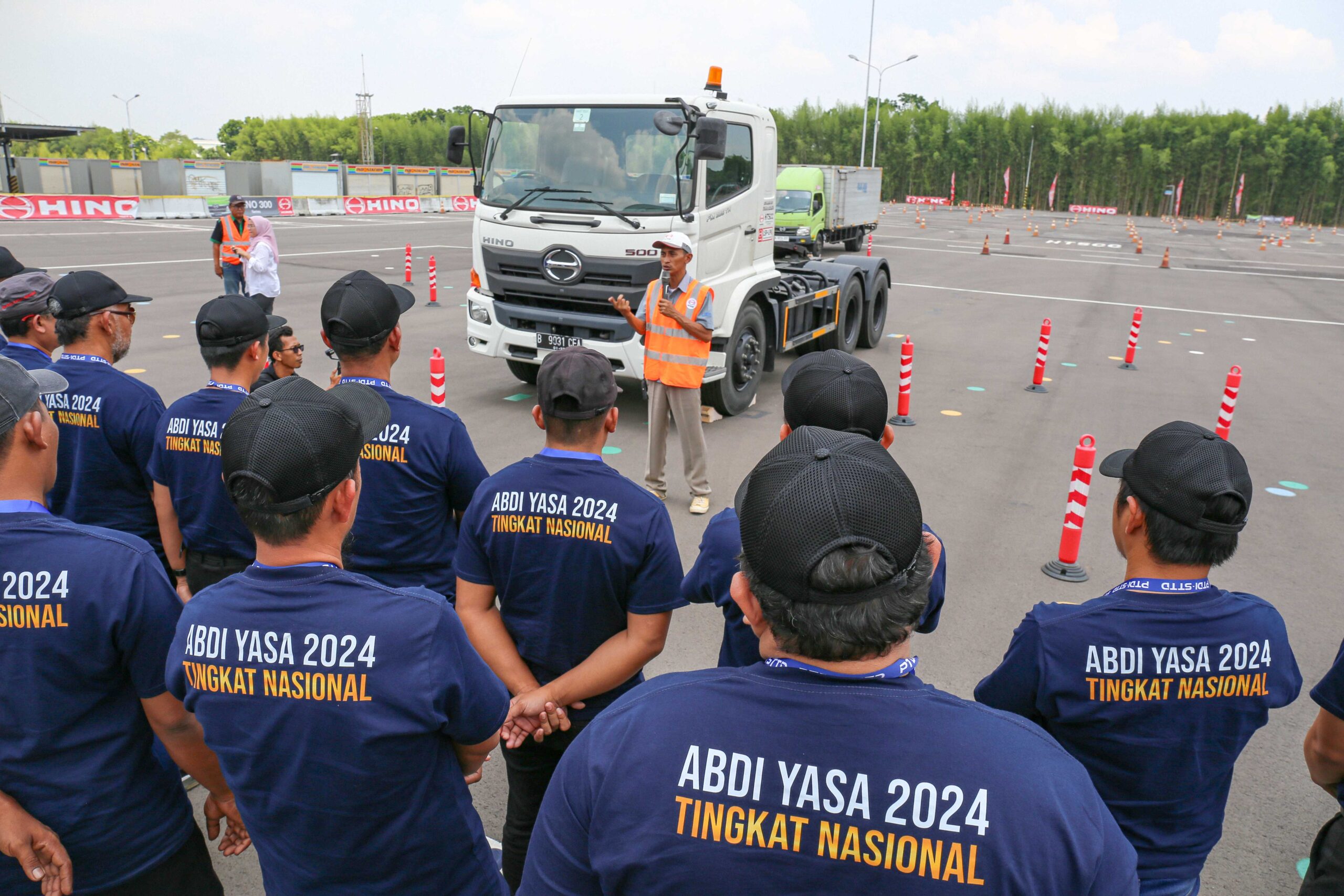 Peserta Abdiyasa Kemenhub 2024 Kunjungan ke Hino HTSCC - apakabar.co.id