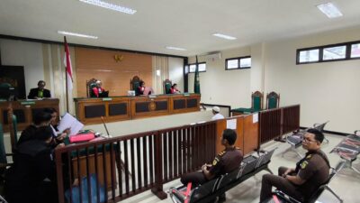 Tangis Istri di Sidang Pembunuhan Aktivis Meratus