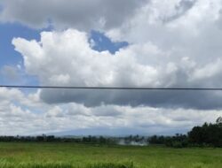 Gunung Raung Erupsi dengan Tinggi Kolom Abu 2.000 Meter