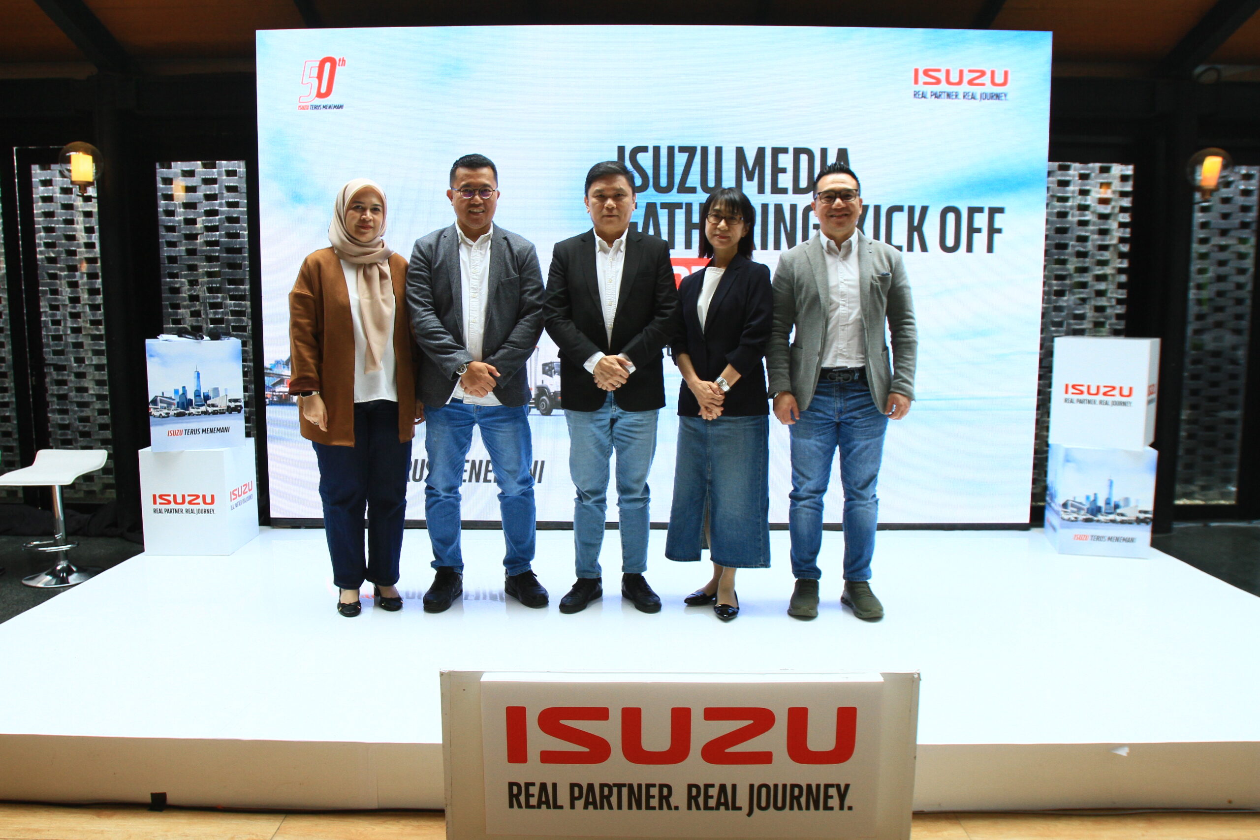 Isuzu meraih pangsa pasar (market share) sebesar 30,5 persen pada 2024 - apakabar.co.id