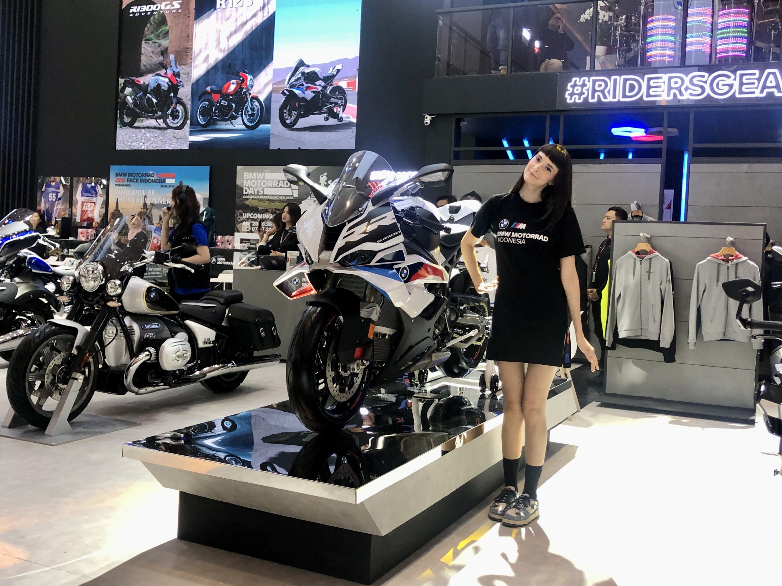 BMW Motorrad Indonesia meluncurkan tiga motor baru di ajang IIMS 2025 - apakabar.co.id