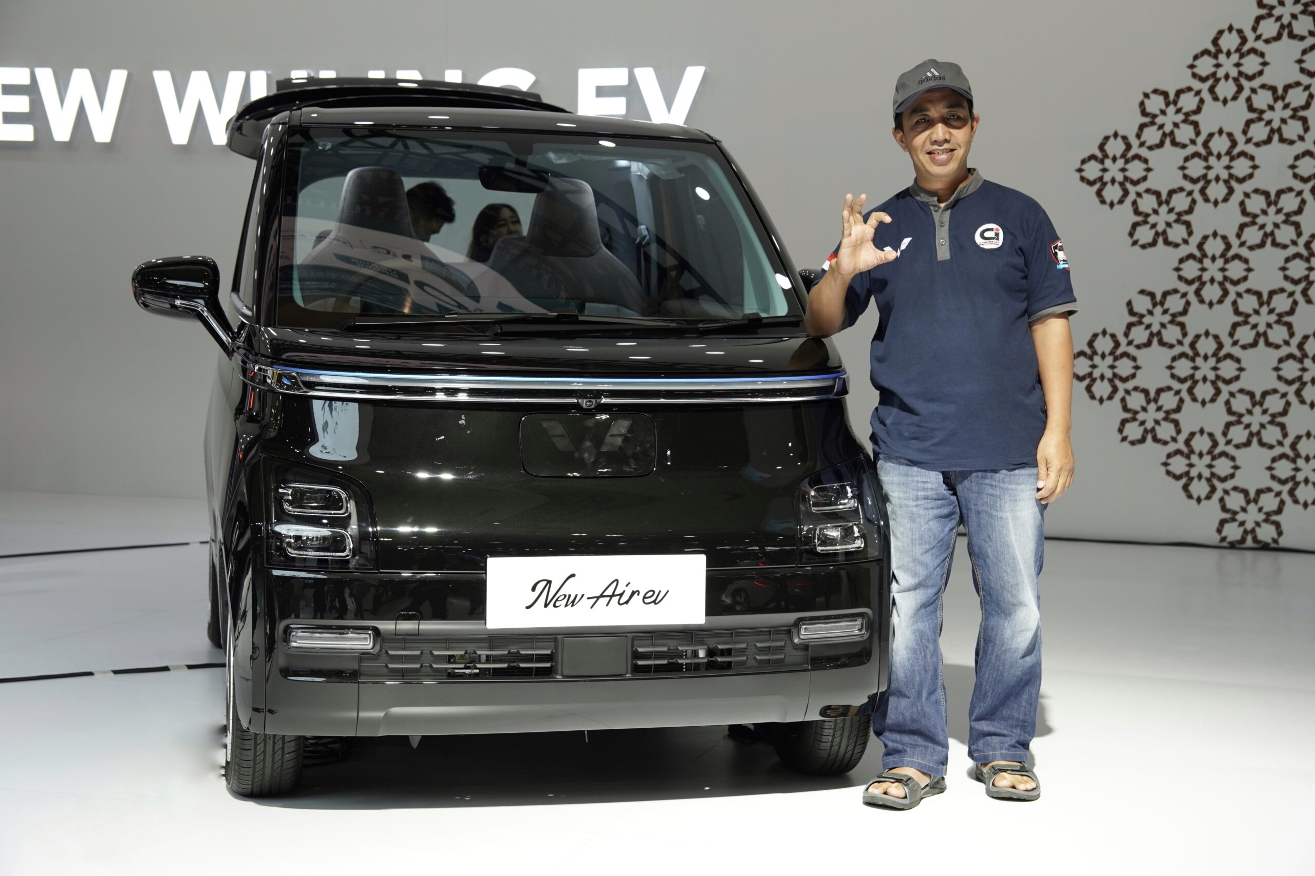 Dedi Hery, Ketua Bidang Usaha Cortezian Indonesia, tertarik dengan pilihan warna baru, yaitu Starry Black pada New Air ev - apakabar.co.id