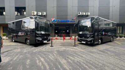 Hino serah terima dua unit Hino Bus GB 150 AT kepada Palembang Indah Mall (PIM) - apakabar.co.id