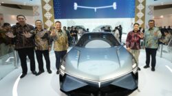 Jajaran Manajemen Wuling bersama Wuling Light of ASEAN dalam IIMS 2025 - apakabar.co.id