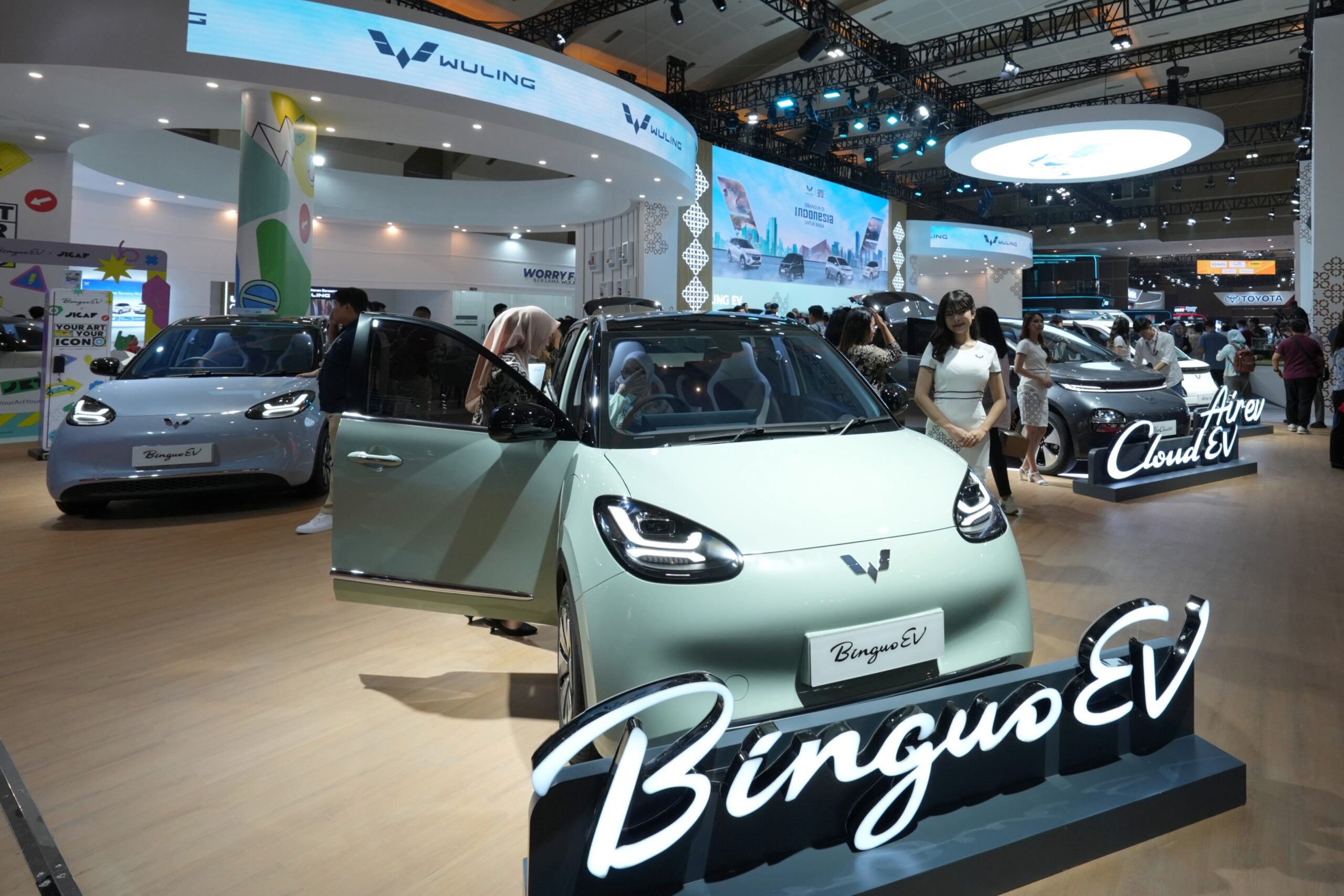 Nikmati promo Worry Free Bersama Wuling EV di IIMS 2025 - apakabar.co.id