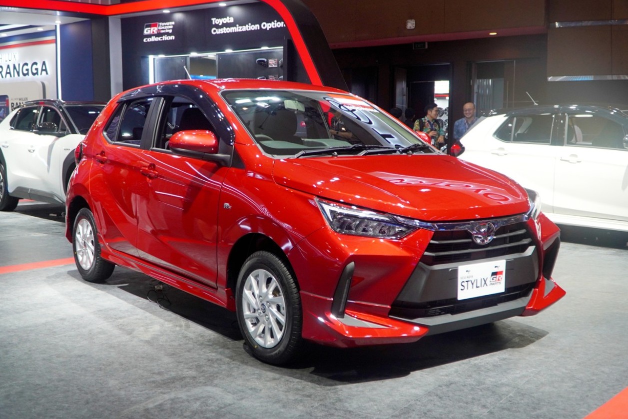 Toyota New Agya Stylix with Aeropackage yang meluncur di IIMS 2025 - apakabar.co.id