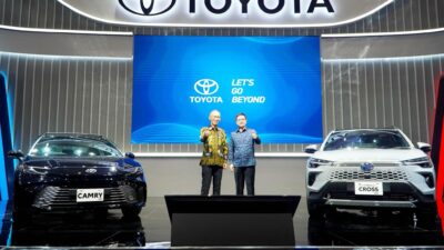 Toyota meluncurkan New Camry Hybrid, New Corolla Hybrid dan New Agya Stylix with Aeropackage di IIMS 2025 - apakabar.co.id