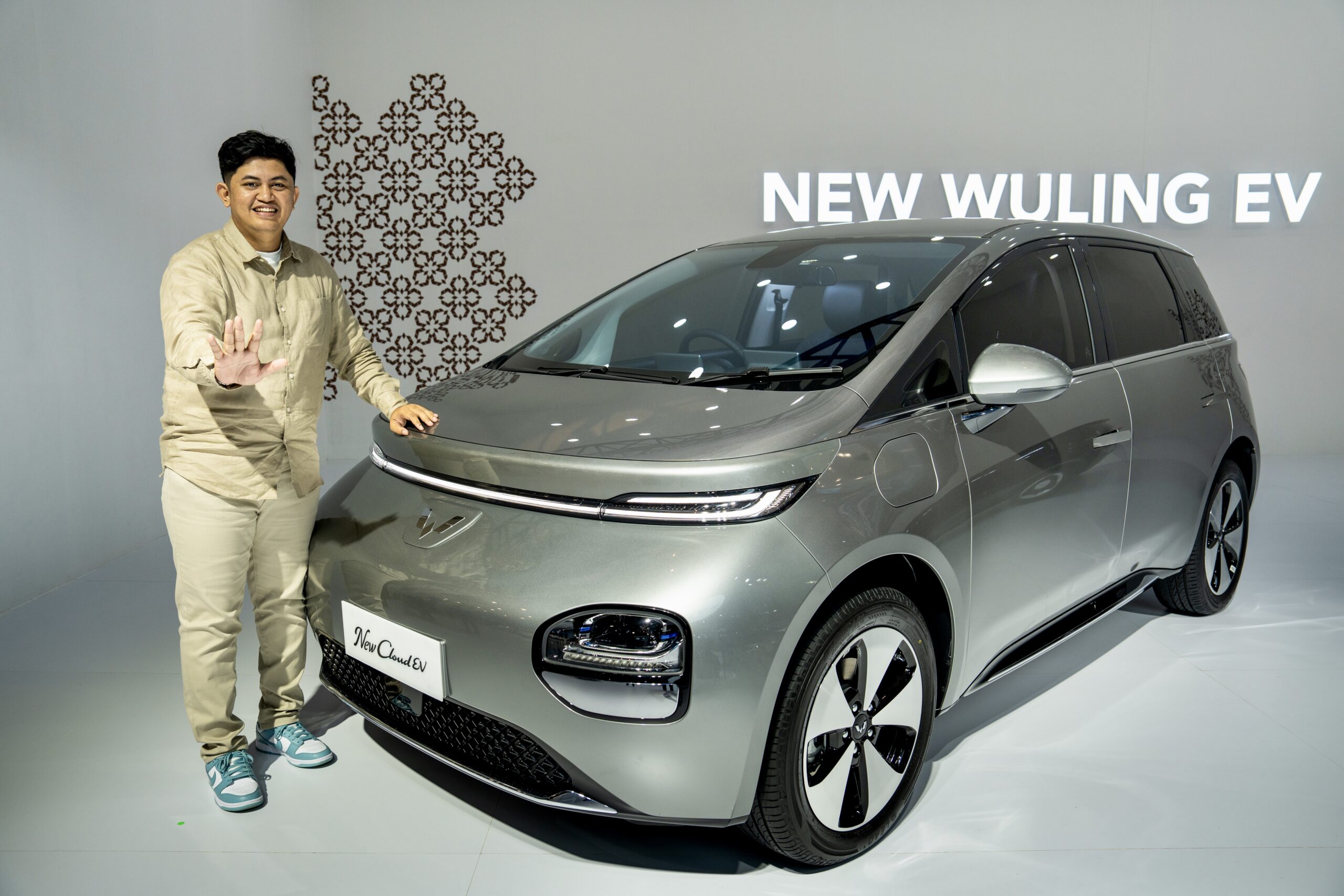 Wuling New Cloud EV Driving The Future of Comfort Hadir Dengan Inovasi baru dan Versi Lite - apakabar.co.id