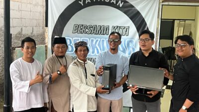 CSR Hino menyerahkan bantuan 20 unit PC - apakabar.co.id