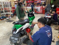 Federal Oil Beri Layanan Ganti Oli Gratis buat Motor yang Terendam Banjir di Bekasi