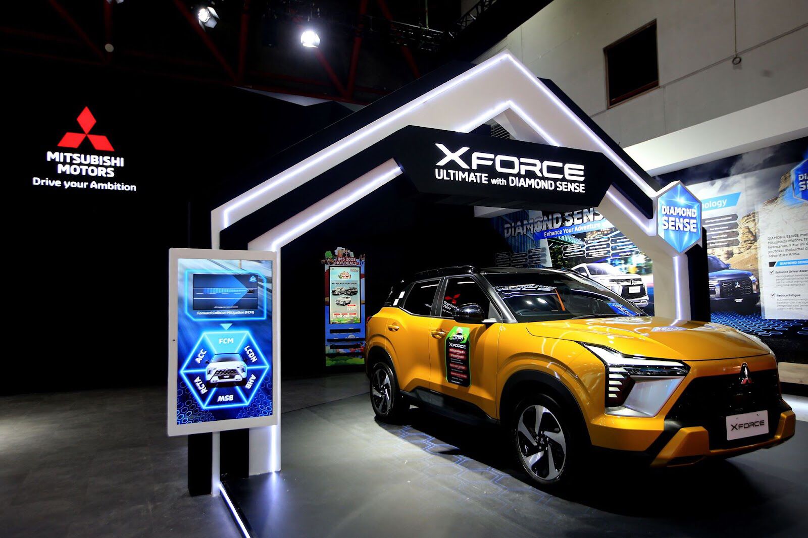 Penampilan Mitsubishi Xforce di IIMS 2025 - apakabar.co.id