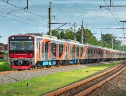 KRL Lintas Jabodetabek Buatan INKA Diuji Coba