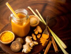Dikenal Pahit, Kenali Dulu Manfaat Jamu bagi Tubuh
