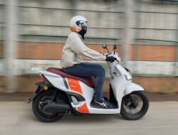 Buktikan Ketangguhan, Motor Listrik Adora Touring Sejauh 300 Km