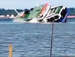 Mesin Mati, Kapal Feri Muchlisa Tenggelam di Perairan Kaltim