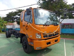 Tingkatkan Kualitas Pendidikan, KTB Donasikan Mitsubishi Fuso Fighter ke SMK Negeri 1 Kamal