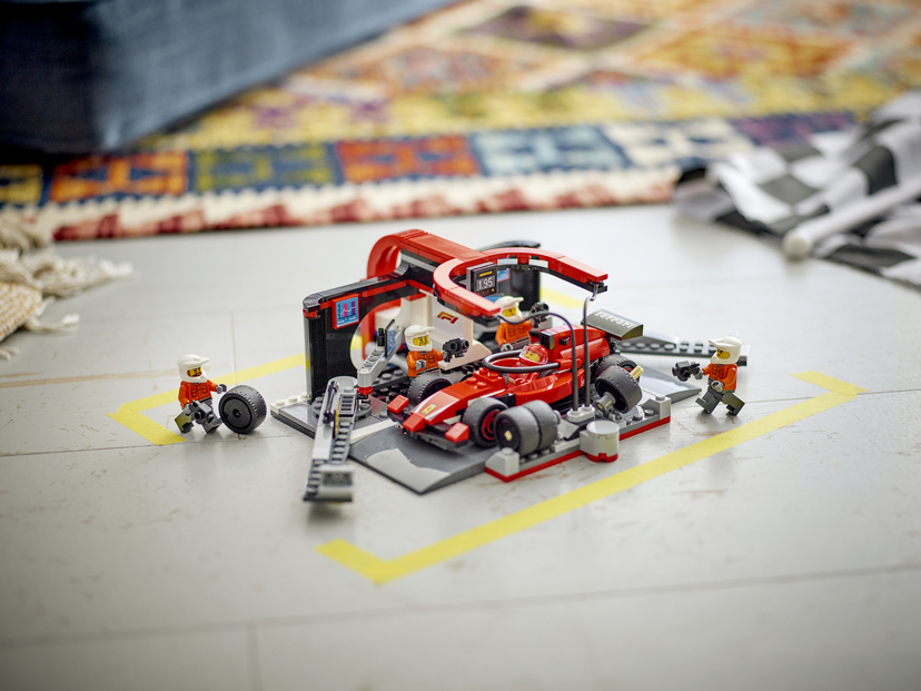 LEGO City Formula 1 Pit Stop & Pit Crew with Ferrari Car - apakabar.co.id