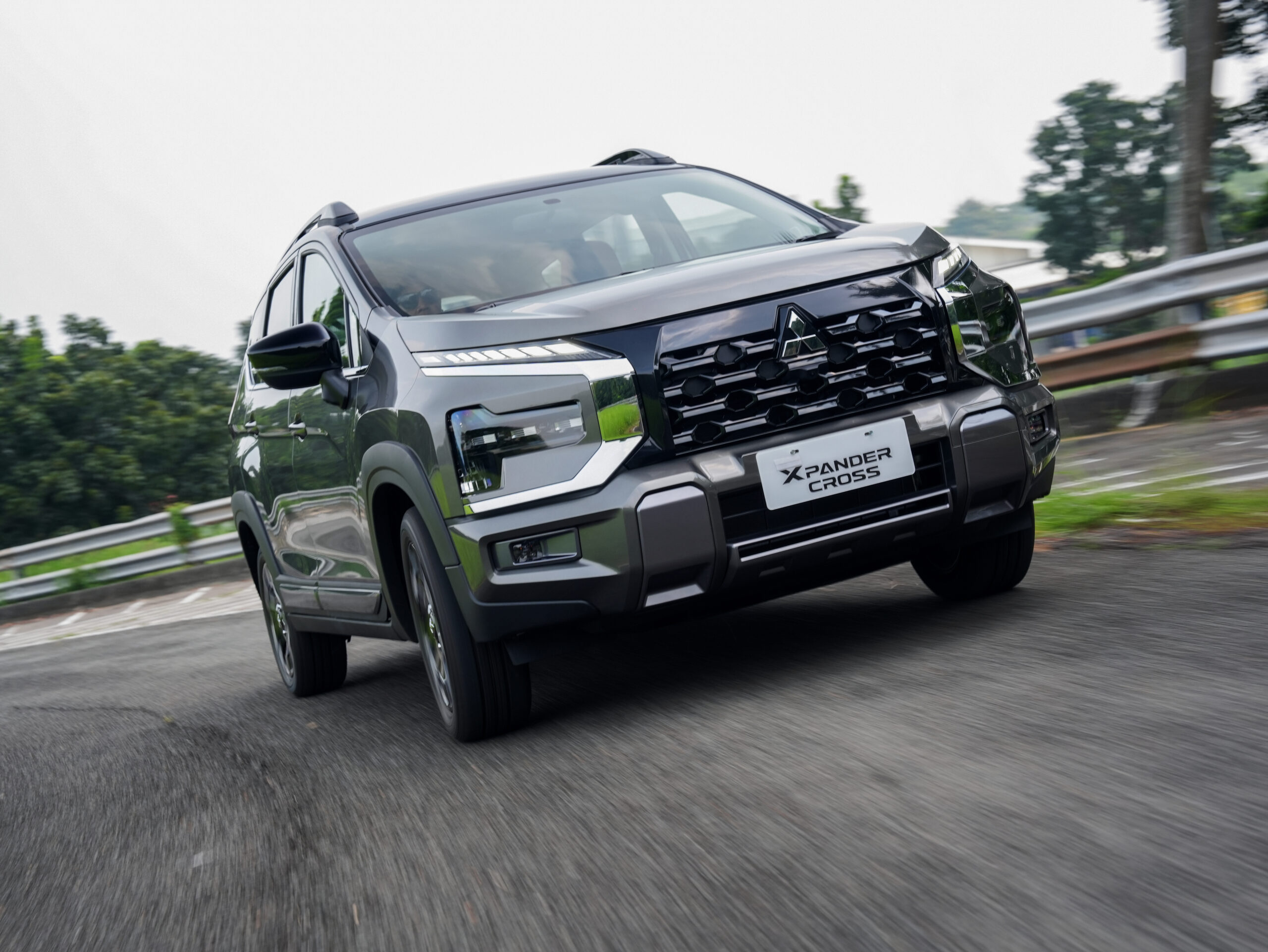 Tampilan eksterior depan Mitsubishi New Xpander Cross CVT - apakabar.co.id