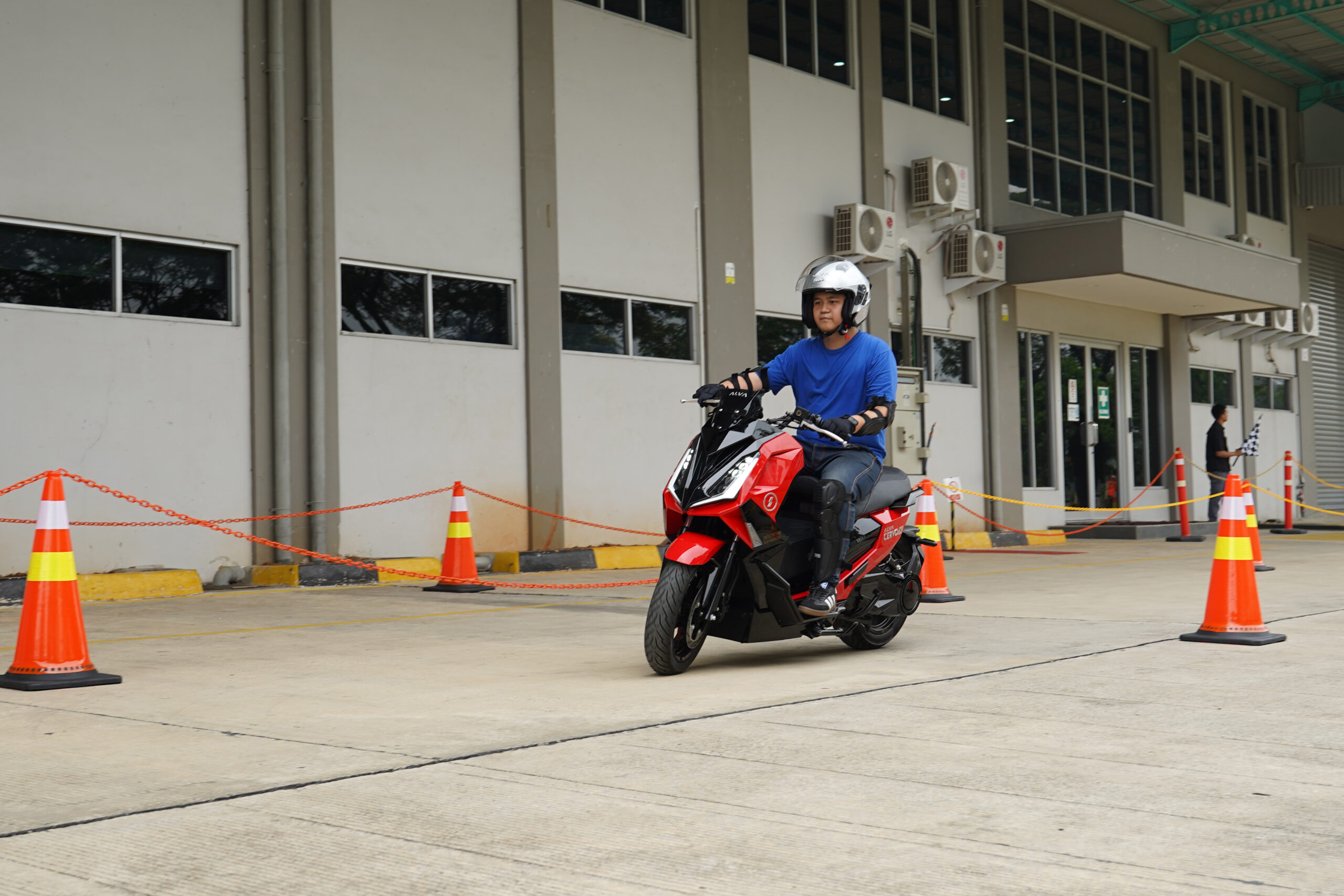 Sesi test ride Alva Cervo X di Pabrik Cikarang - apakabar.co.id
