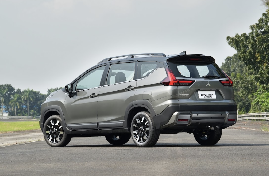 Tampilan eksterior belakang Mitsubishi New Xpander Cross - apakabar.co.id