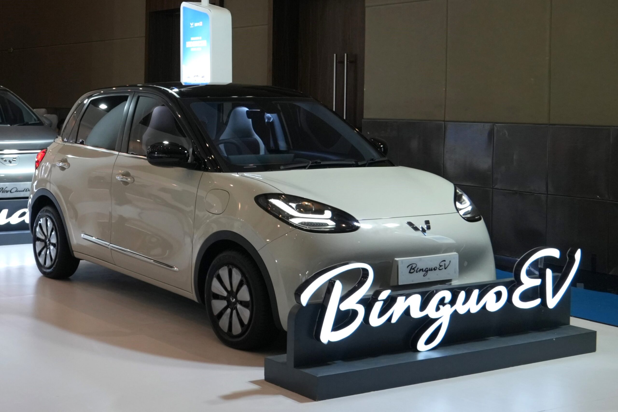 Wuling BinguoEV, mobil listrik small hatchback dari Wuling sebagai Grandprize dari program February GIFT 2025 - apakabar.co.id
