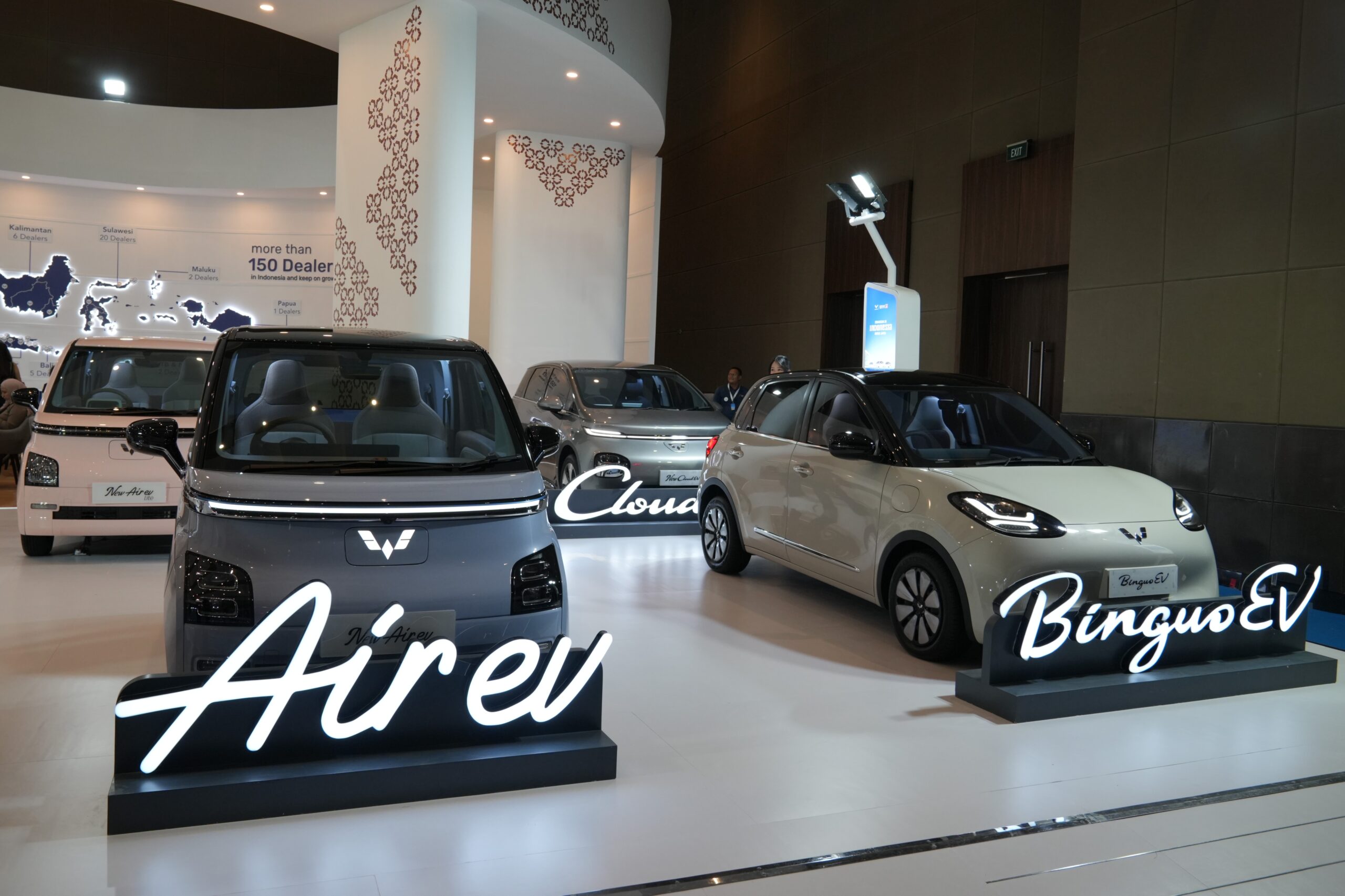 Wuling hadirkan beragam lini mobil listrik secara lengkap di PEVS 2025 - apakabar.co.id
