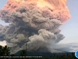 Gunung Lewotobi Laki-Laki Berstatus Awas, Warga Diminta Waspada