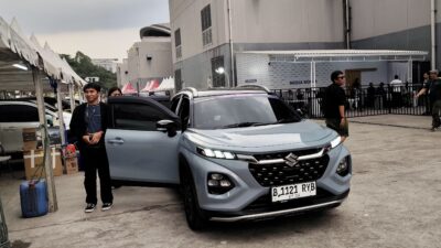 Area test drive GIIAS 2025 selalu ramai dikunjungi pengunjung yang ingin merasakan langsung performa kendaraan seperti Suzuki Fronx - apakabar.co.id