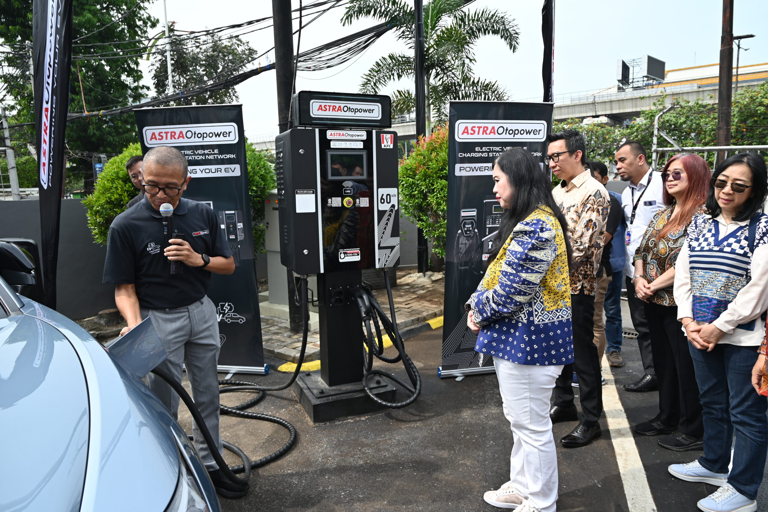 Astra Otopower hadir di gerai makanan cepat saji di kawasan MT Haryono, Jakarta - apakabar.co.id