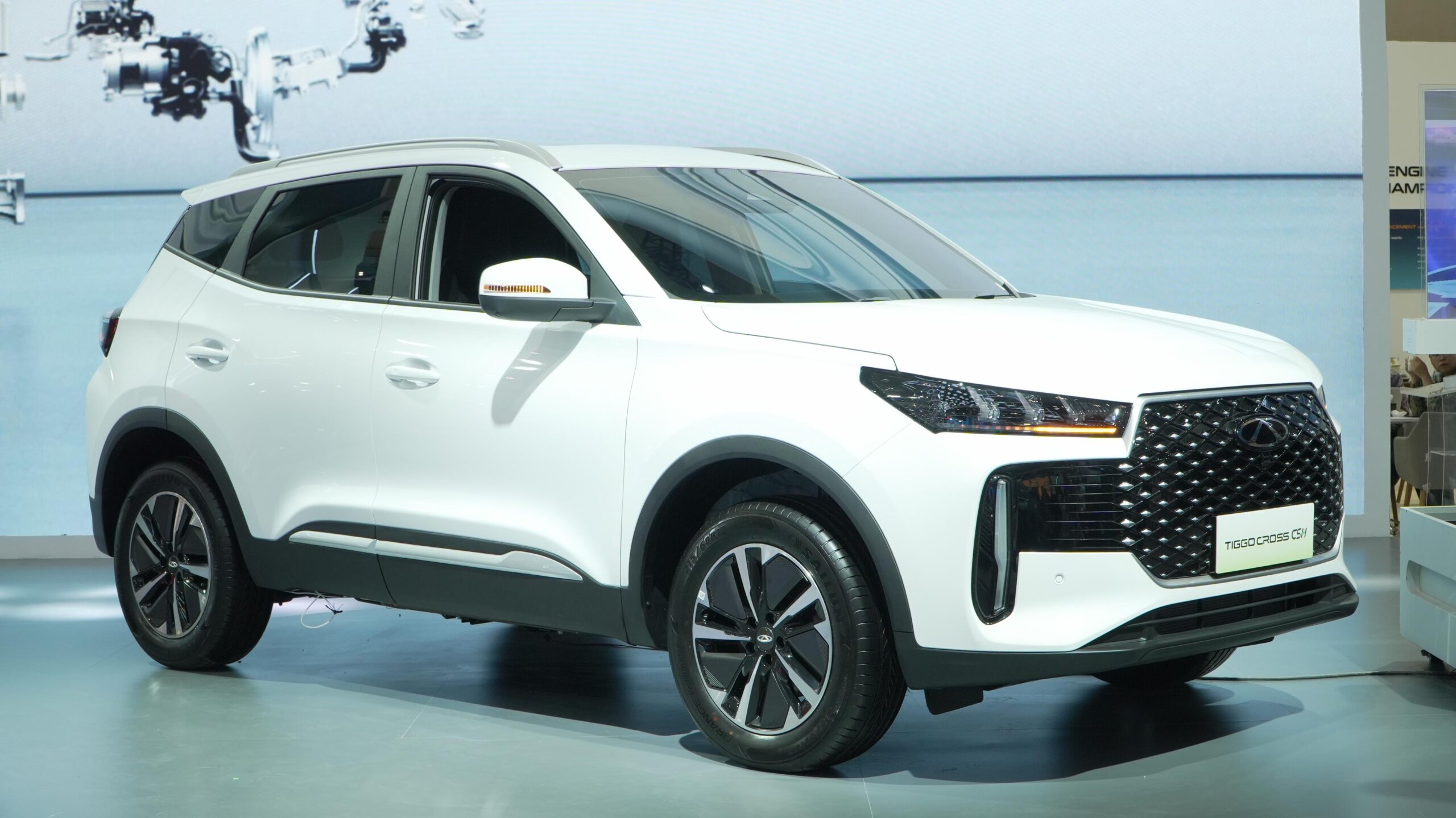 Chery TIGGO Cross CSH Hybrid resmi diluncurkan pada ajang GIIAS 2025 - apakabar.co.id