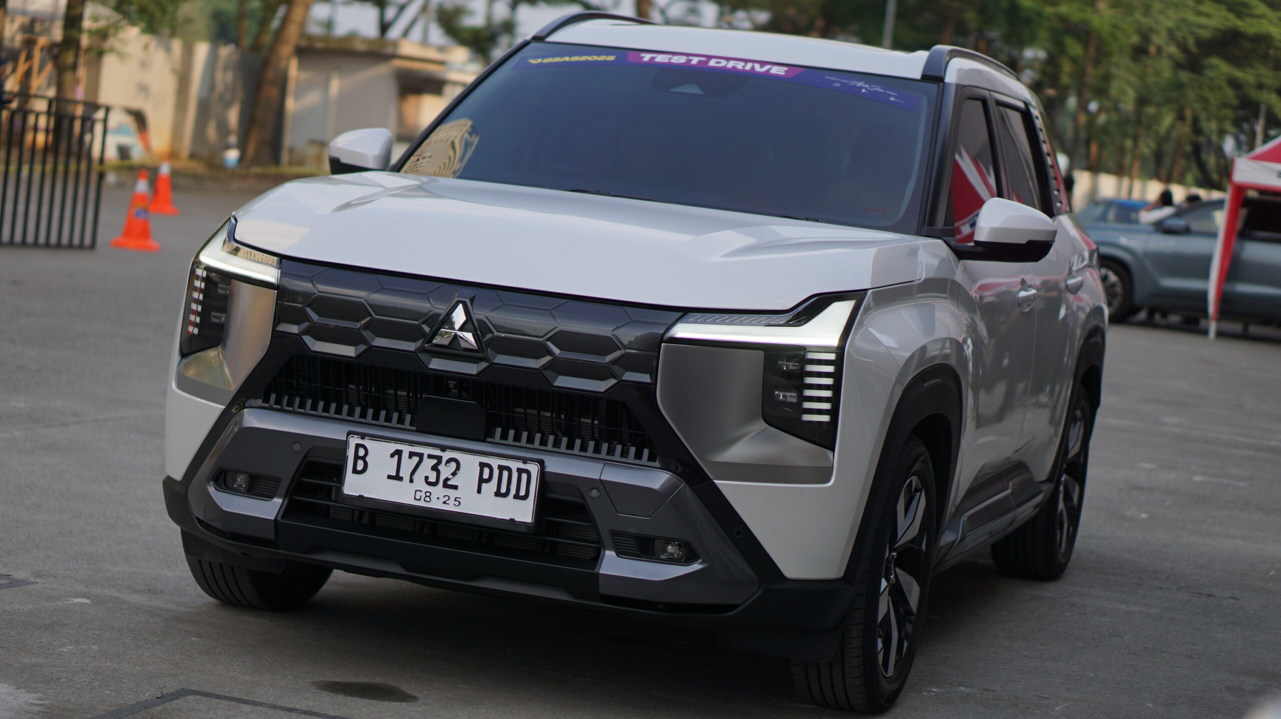 Mitsubishi Destinator menjadi model yang paling ramai ditest drive di booth Mitsubishi di GIIAS 2025. Foto: dok. apakabar.co.id/Farhan