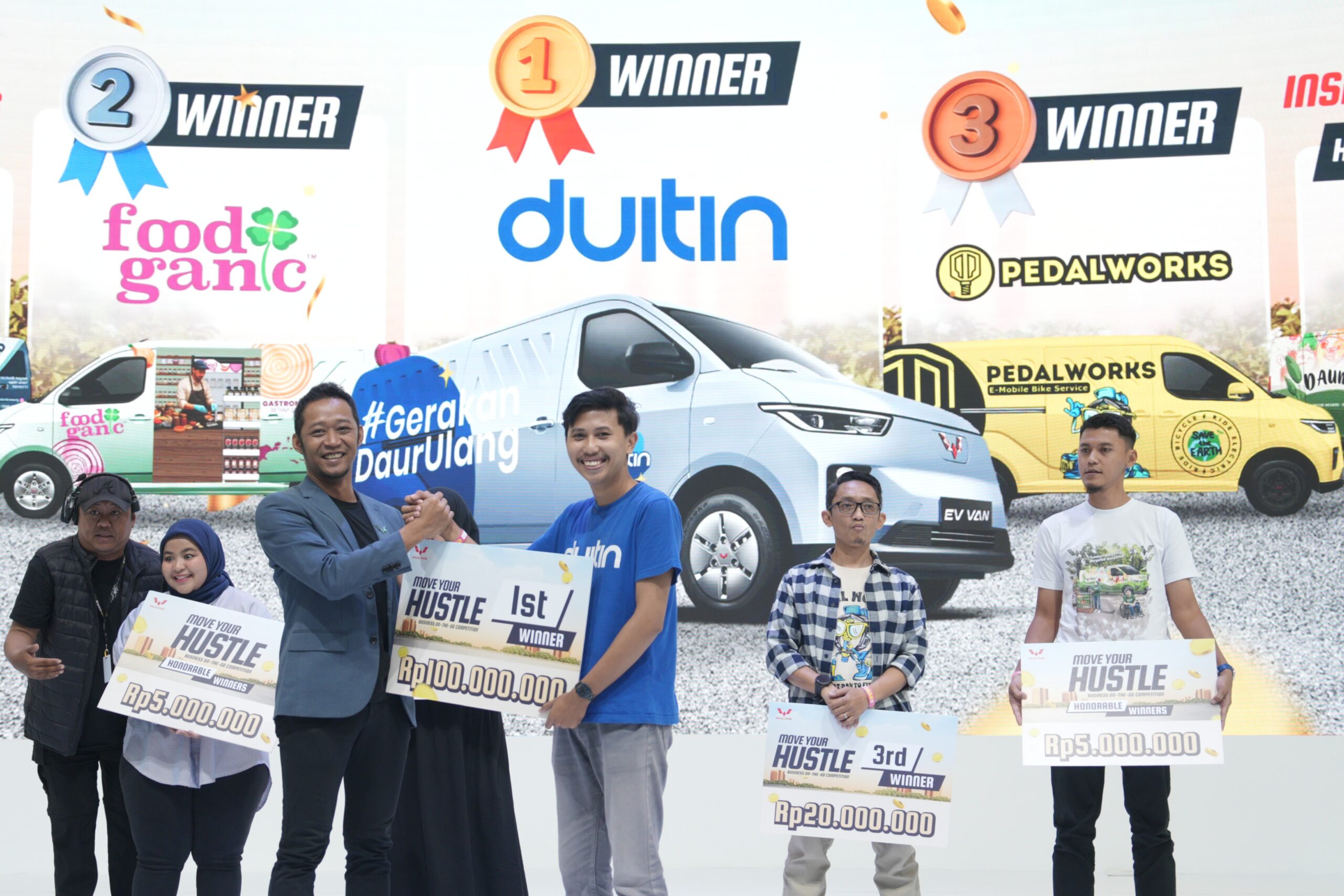 Dalam ajang kompetisi Move Your Hustle, 'Duitin' terpilih sebagai juara pertama yang berhak mendapatkan hadiah uang tunai sebesar Rp100 juta - apakabar.co.id