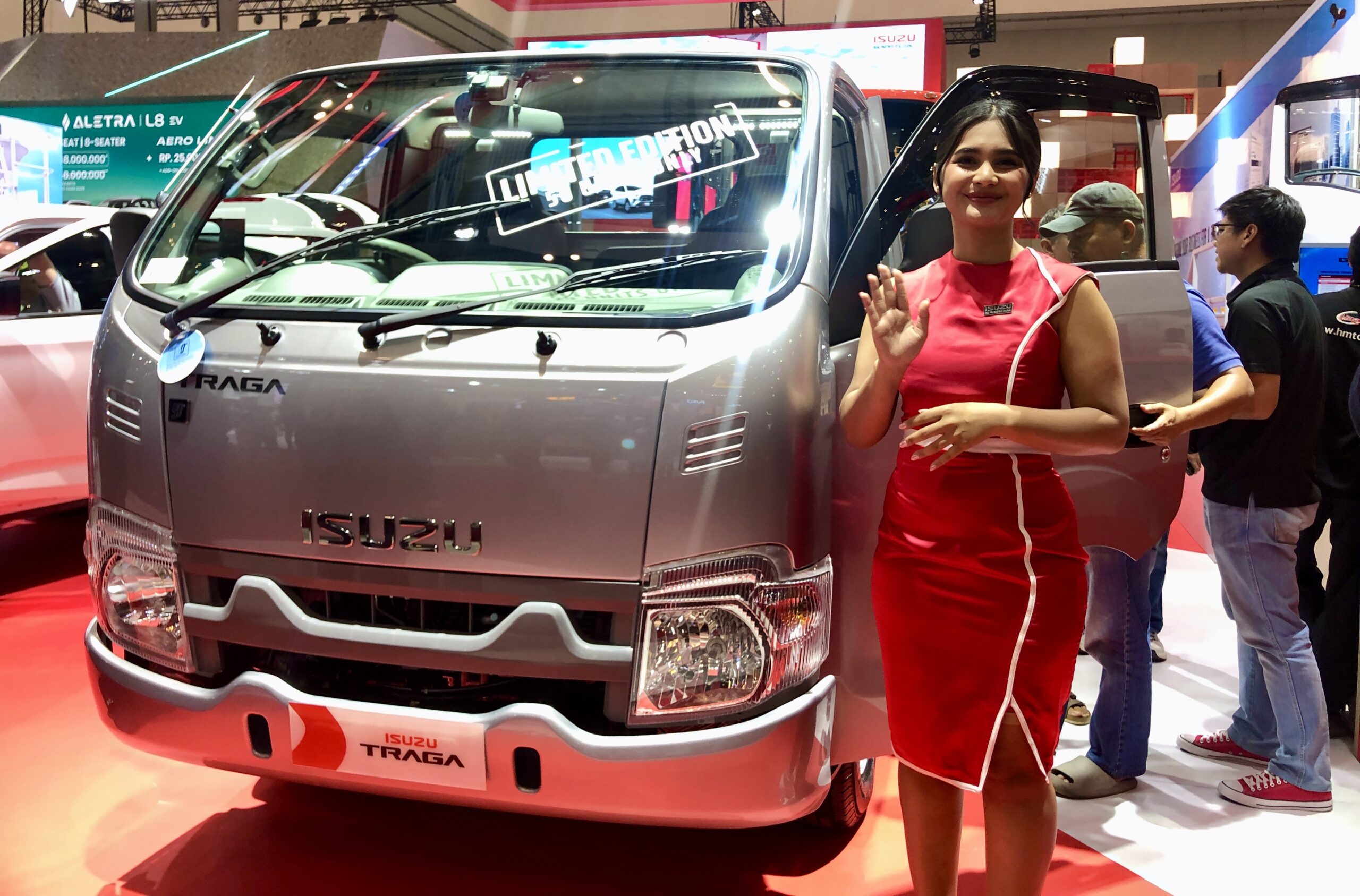 Isuzu Traga 50th Special Edition dijual terbatas hanya 50 unit - apakabar.co.id