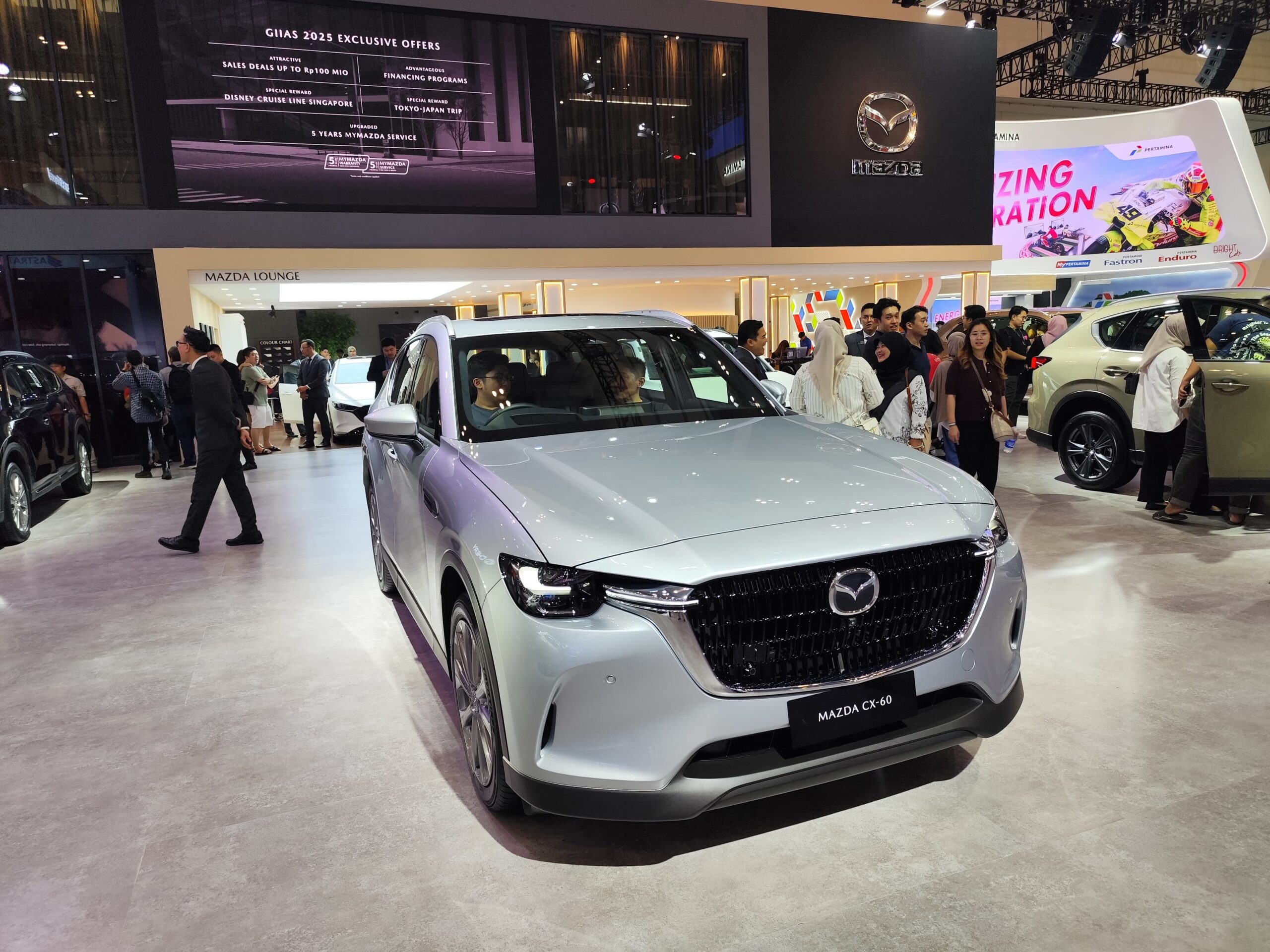 Mazda CX-60 terbaru meluncur di GIIAS 2025 - apakabar.co.id