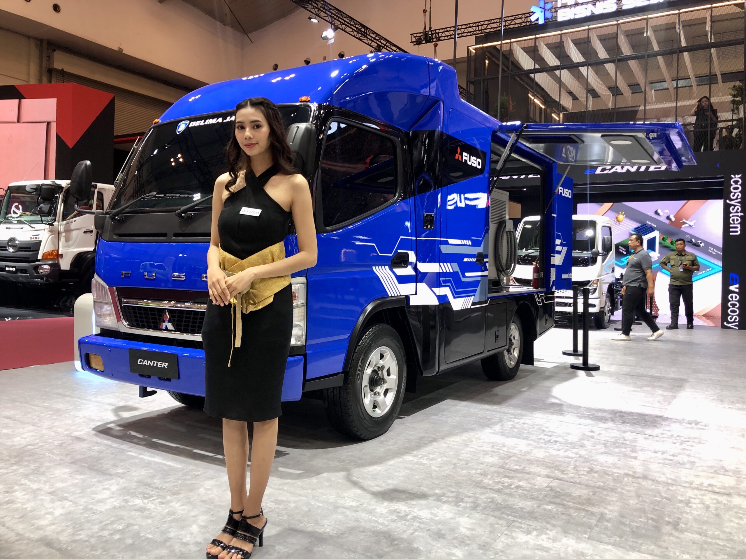 Mitsubishi Fuso hadirkan EV Mobile Charger di GIIAS 2025 - apakabar.co.id