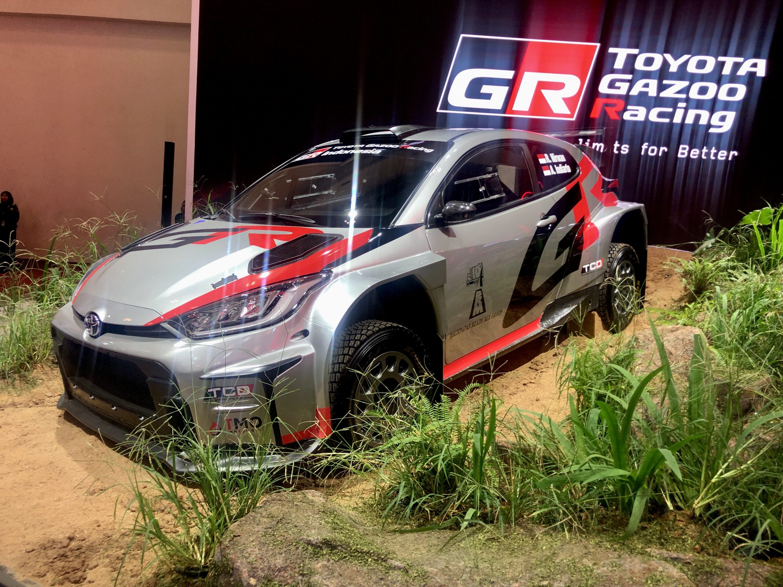 PT Toyota Astra Motor melalui Toyota Gazoo Racing memperkenalkan GR Yaris Rally2 di GIIAS 2025 - apakabar.co.id