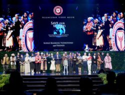 SBY Ajak Selamatkan Bumi Lewat Lagu “Save Our World”