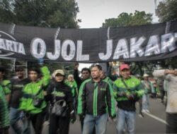 Ekonom Ingatkan Pemerintah Hati-hati Naikkan Tarif Ojol