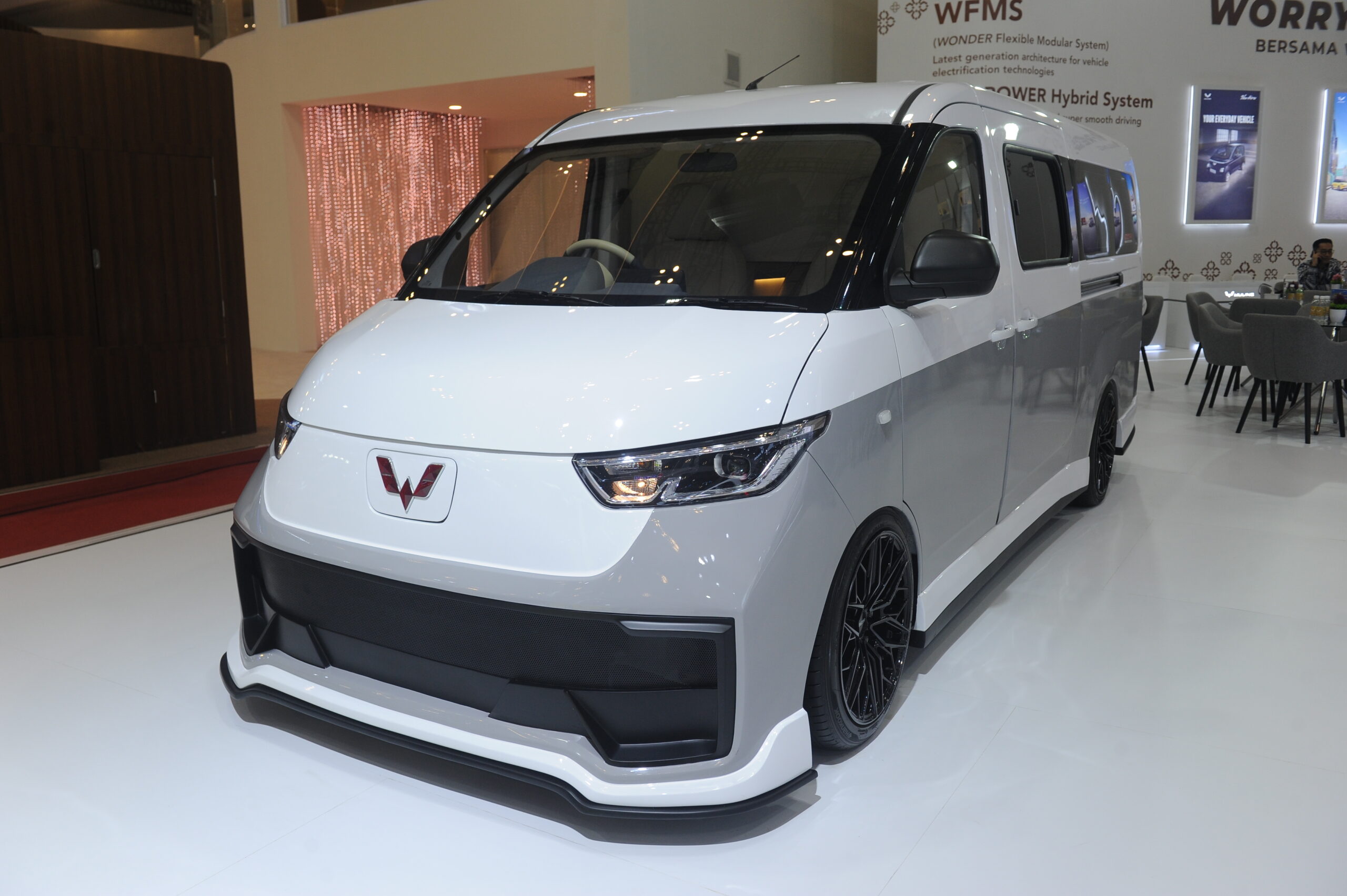 Wuling berkolaborasi dengan NMAA Menampilkan Mitra EV 'VIP Concept' dalam Ajang GIIAS 2025 - apakabar.co.id