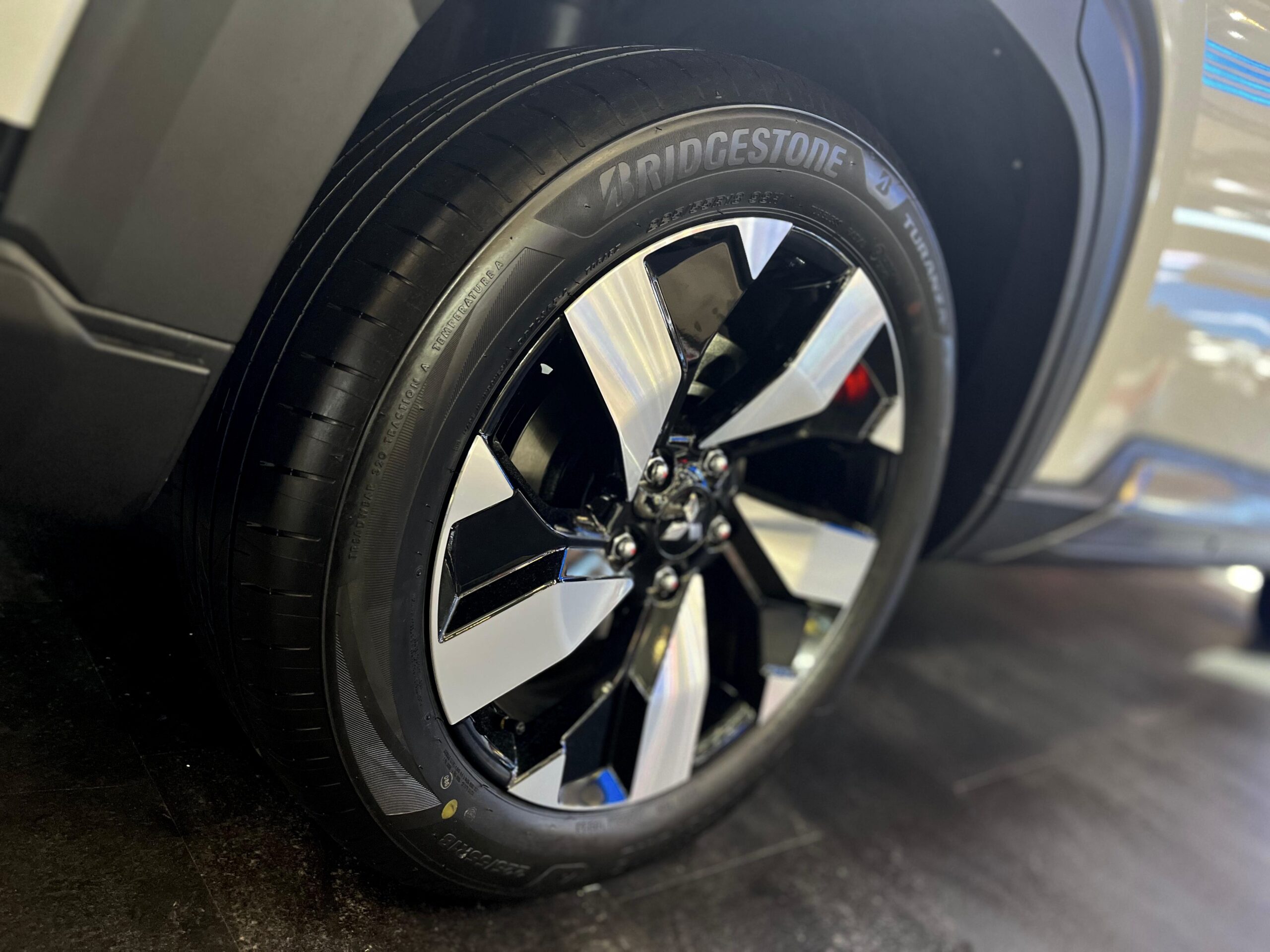 Bridgestone Turanza 6 Enliten menjadi ban OEM Mitsubishi All New Destinator - apakabar.co.id
