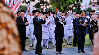Upacara Penurunan Bendera HUT RI ke 80 Pemkot Solo Diwarnai Flashmob
