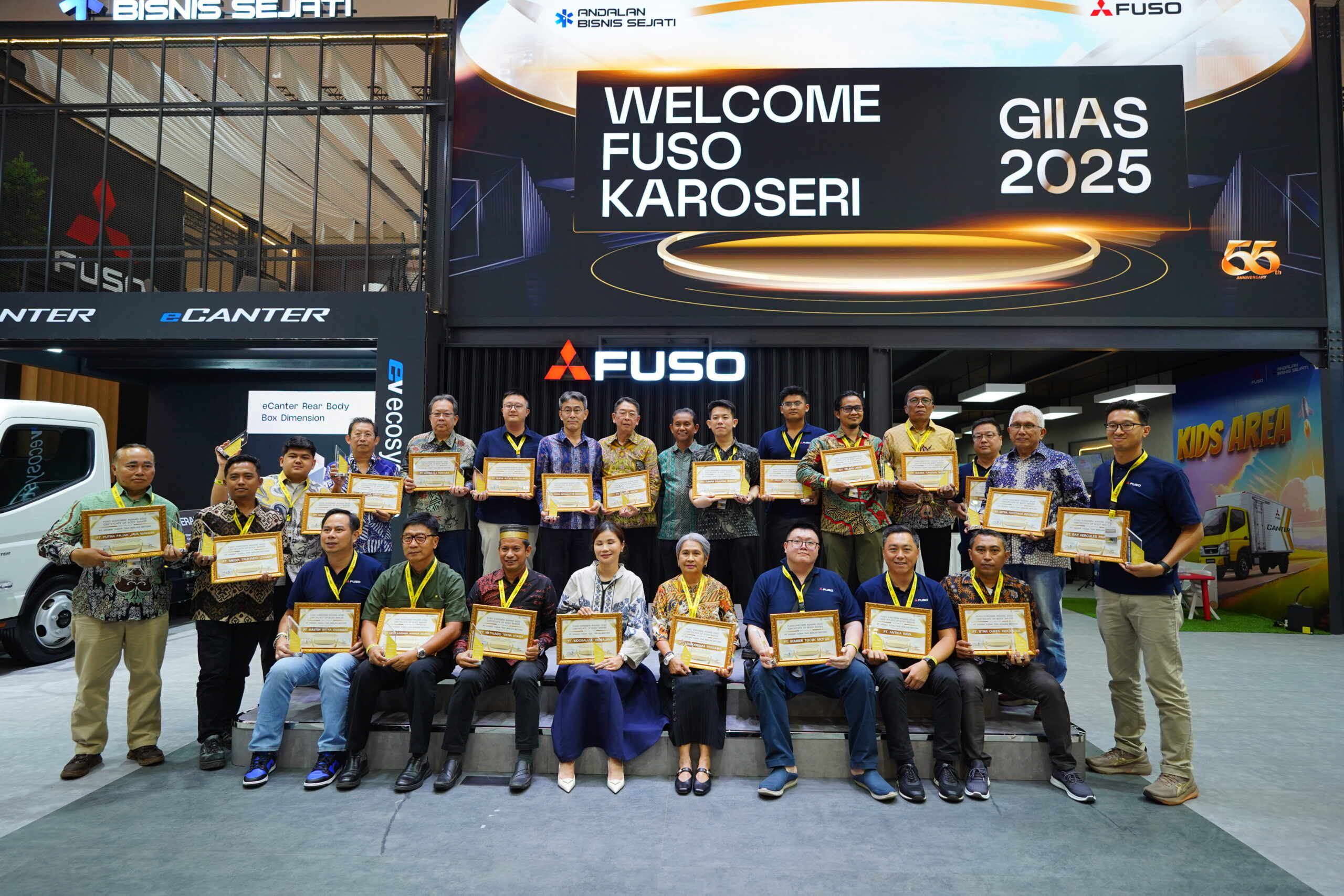 Mitsubishi Fuso Karoseri Award 2025 - apakabar.co.id