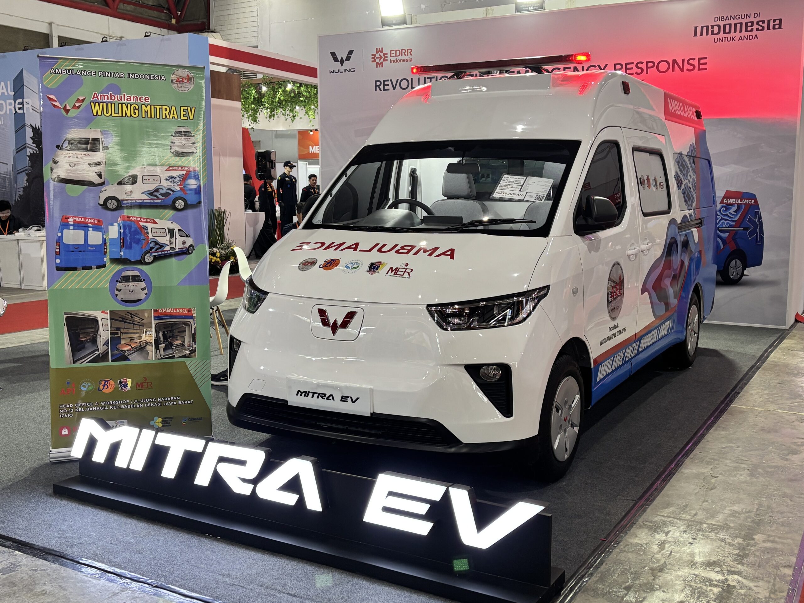Wuling Mitra EV Ambulans Go Green Berpartisipasi dalam Pameran EDRR Indonesia 2025 - apakabar.co.id