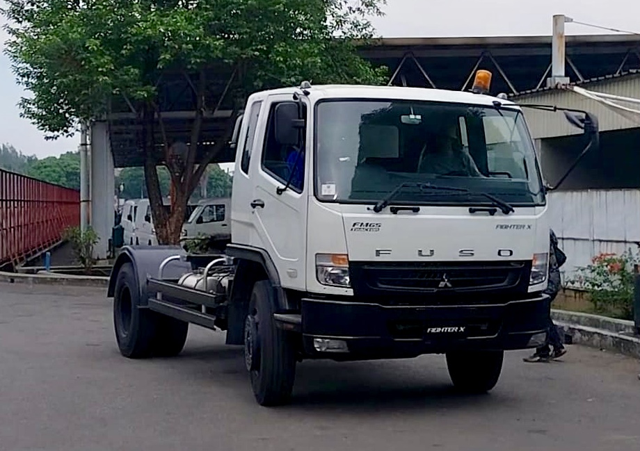 Mitsubishi Fuso resmi meluncurkan Fighter X FM65F Tractor Head 4x2 - apakabar.co.id