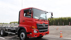 Stephanie Pullings Hart, Executive Vice President & Chief Operations Officer Nestlé S.A visit Hino Indonesia - apakabar.co.id